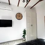 Appartement Malasana 51, New, Center, Quite, Parking On Request *