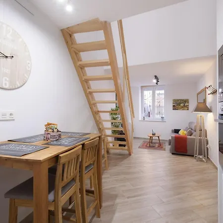 Malasana 51, New Art Apartment, Breakfast Included, Historic Center, Quite Neighborhood, Ml Málaga