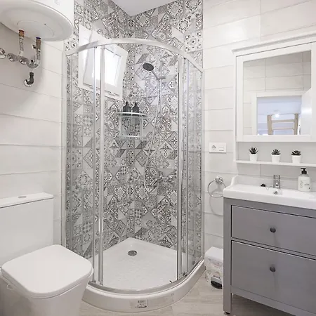 Malasana 51, New Art Apartment, Breakfast Included, Historic Center, Quite Neighborhood, Ml Lägenhet Málaga