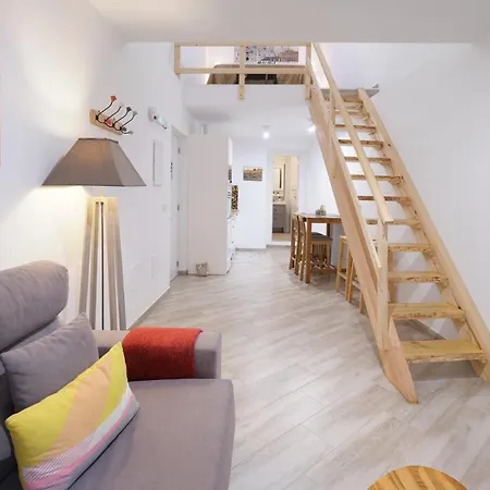 Malasana 51, New Art Apartment, Breakfast Included, Historic Center, Quite Neighborhood, Ml *