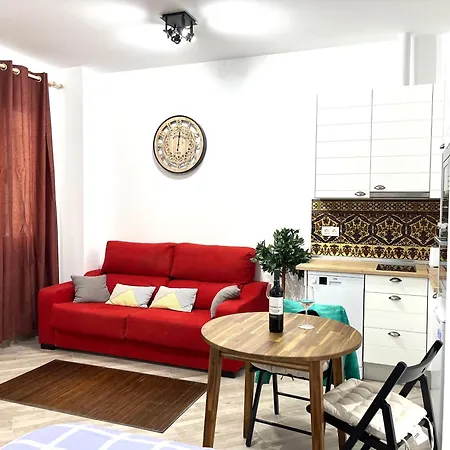 Malasana 51, New Art Apartment, Breakfast Included, Historic Center, Quite Neighborhood, Ml