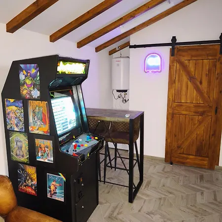 Malasana 51, New Art Apartment, Breakfast Included, Historic Center, Quite Neighborhood, Ml アパート マラガ