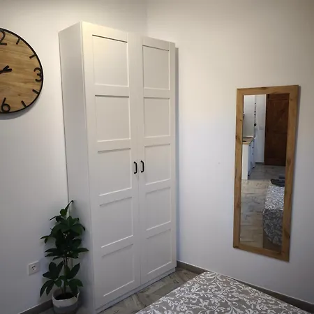 Malasana 51, New Art Apartment, Breakfast Included, Historic Center, Quite Neighborhood, Ml * マラガ