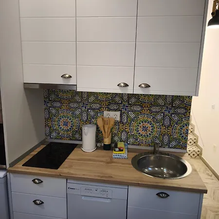 Malasana 51, New Art Apartment, Breakfast Included, Historic Center, Quite Neighborhood, Ml * マラガ