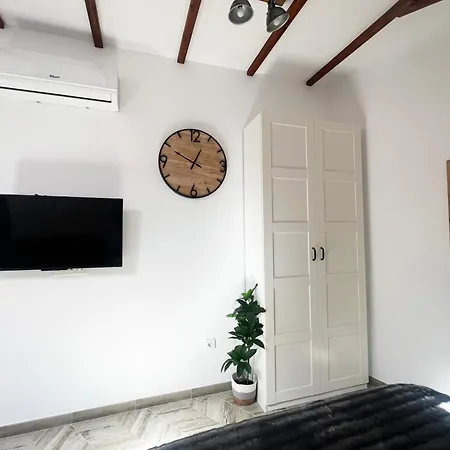 Apartamento Malasana 51, New, Center, Quite, Parking On Request *