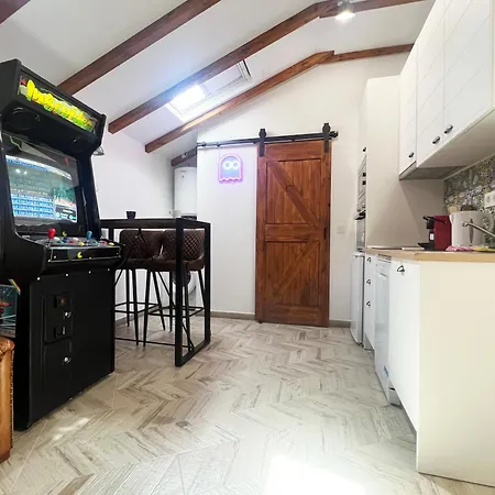 Apartamento Malasana 51, New, Center, Quite, Parking On Request *