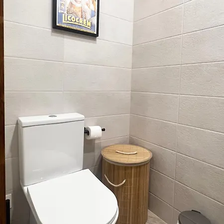 Apartamento Malasana 51, New, Center, Quite, Parking On Request