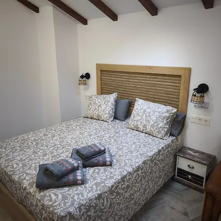 Malasana 51, New Art Apartment, Historic Center, Quite Neighborhood, Ml Daire