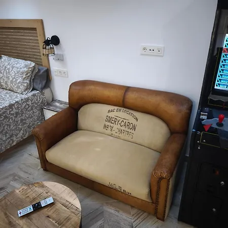 Malasana 51, New Art Apartment, Historic Center, Quite Neighborhood, Ml Daire *